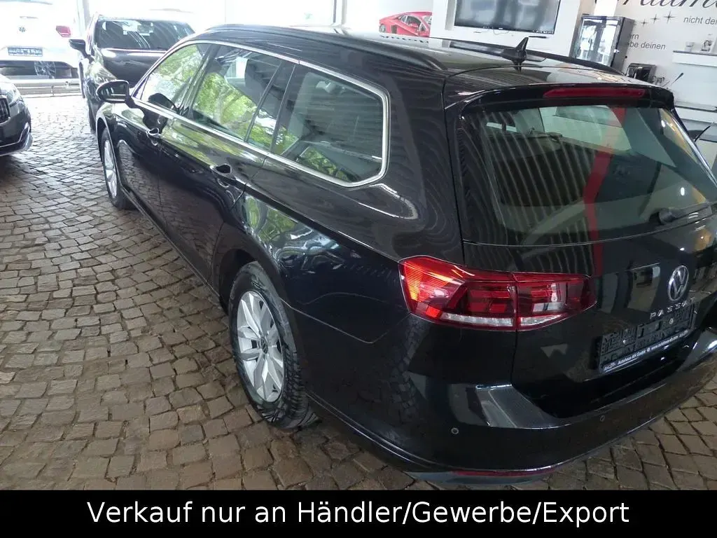 Gebraucht VW Passat Business 150 PS (110 kW) 2022 Schwarz Kombi