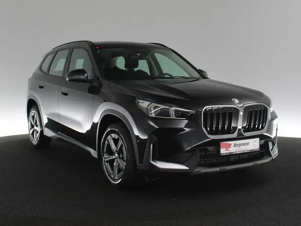 Gebraucht BMW X1 Luxury Line 150 PS (110 kW) 2023 Black sapphire metallic (metallic) SUV