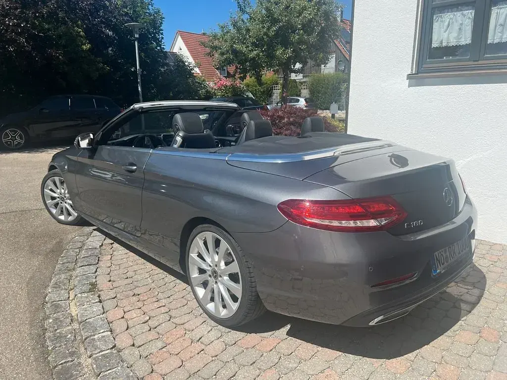 Gebraucht Mercedes C180 156 PS (114 kW) 2018 Grau Cabrio