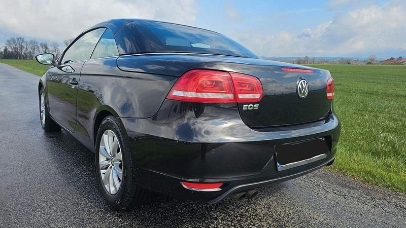 Second-hand VW Eos Basis 122 CP (89 kW) 2014 Negru Cabrio