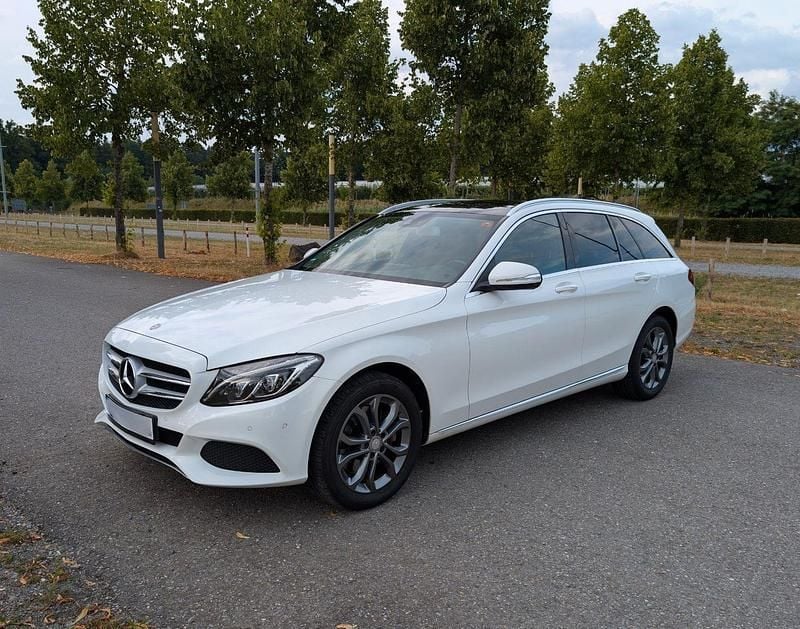 Weiß Gebraucht 2015 Mercedes C250 Avantgarde Kombi | 15.999 € (Guter Preis) - Bild 1/4