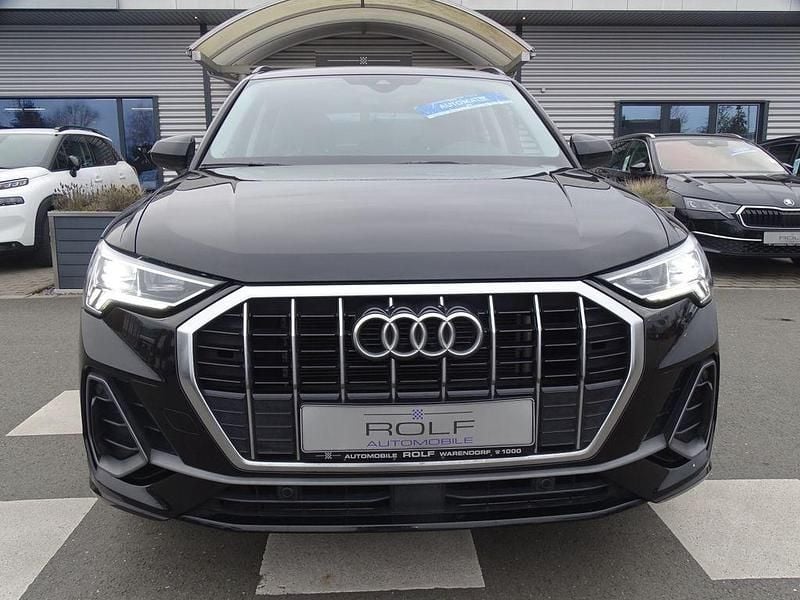 Gebraucht Audi Q3 S-Line 150 PS (110 kW) 2023 Schwarz mythosschwarz metallic (metallic) SUV