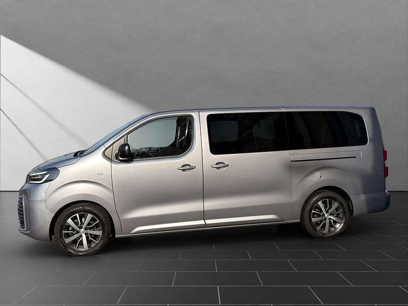 Gebraucht Toyota Proace Verso Team 177 PS (130 kW) 2025 Silber Kombi