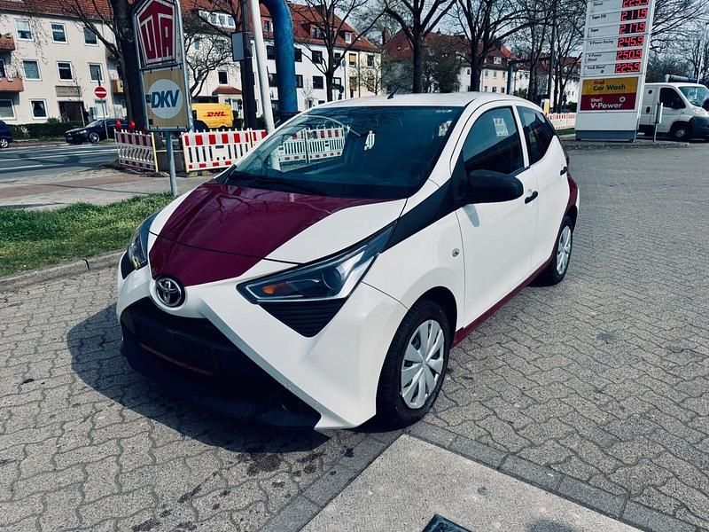 Gebraucht Toyota Aygo 72 PS (52 kW) 2020 Weiß Kleinwagen