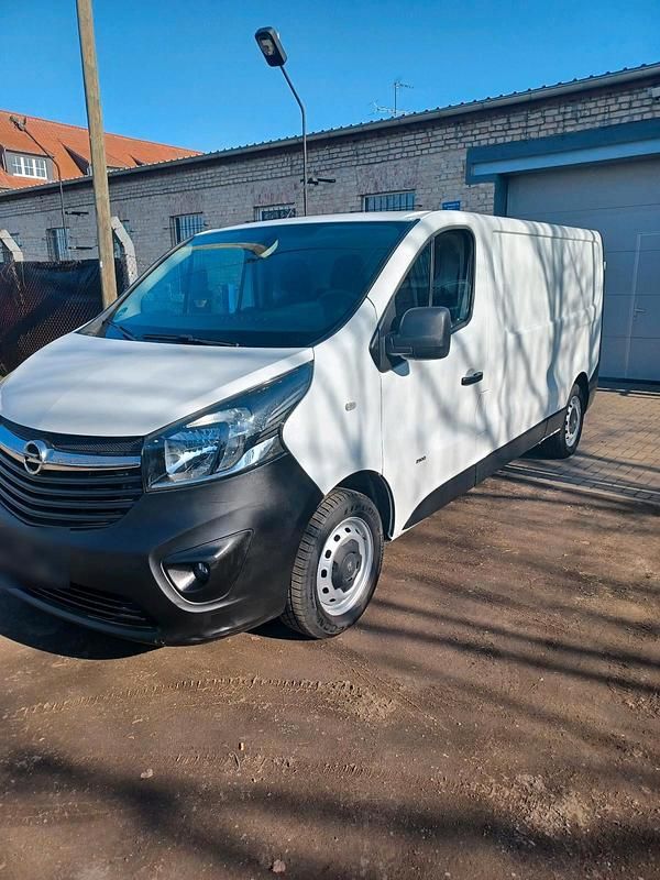 Gebraucht Opel Vivaro 116 PS (85 kW) 2016 Weiß Van / Kleinbus