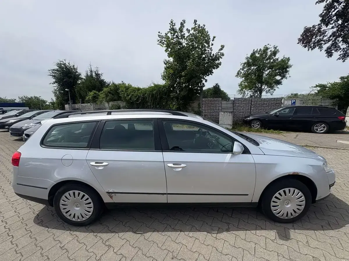 Gebraucht VW Passat Trendline 140 PS (102 kW) 2010 Reflexsilber metallic Kombi
