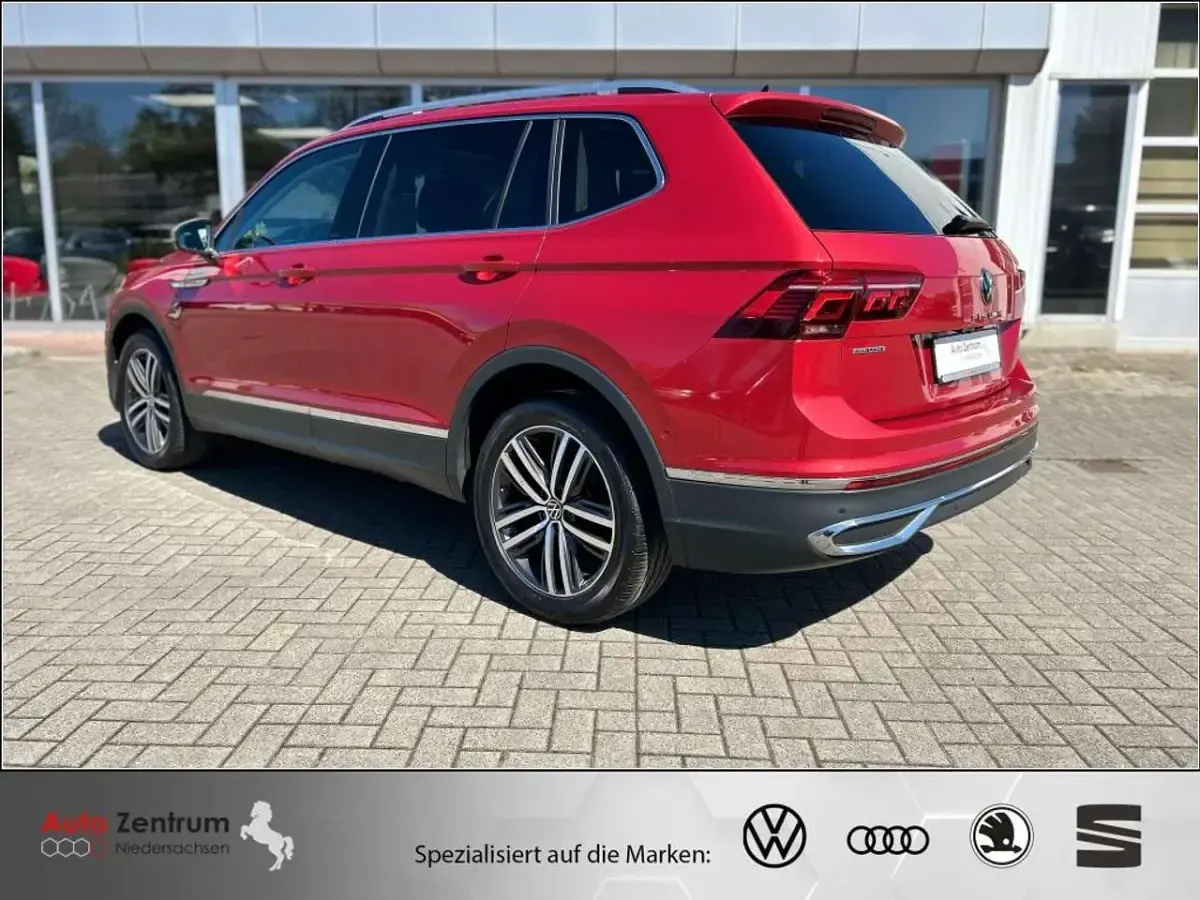 Gebraucht VW Tiguan Allspace Elegance 150 PS (110 kW) 2023 Kings red metallic SUV