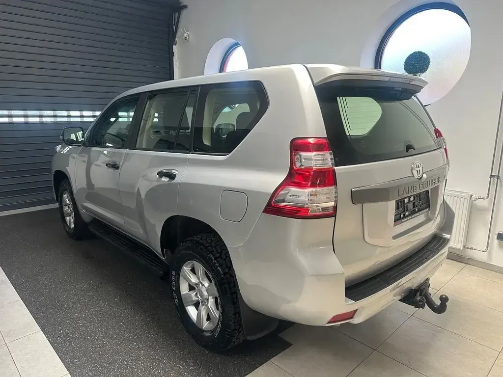 Gebraucht Toyota Land Cruiser 177 PS (130 kW) 2016 Silber SUV
