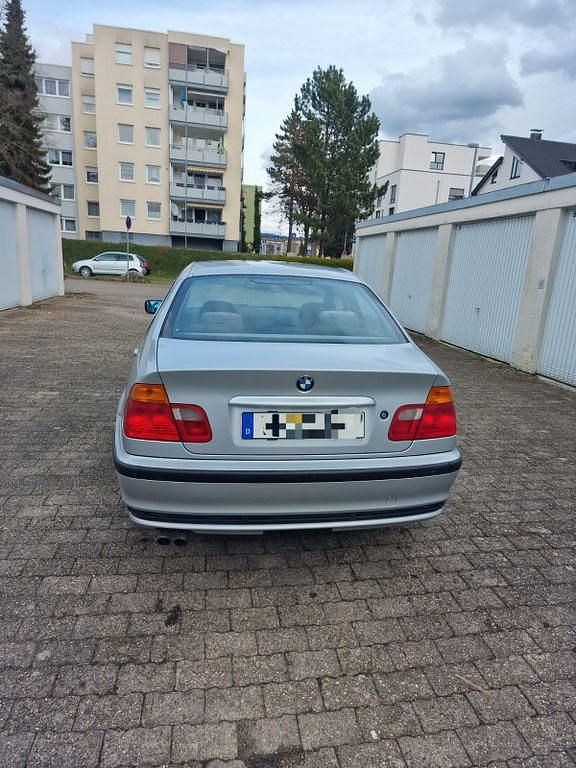 Gebraucht BMW 325 192 PS (141 kW) 2001 Silber Limousine