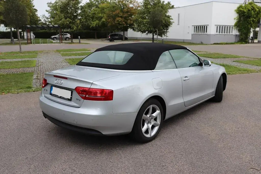 Gebraucht Audi A5 Cabriolet Comfort 160 PS (117 kW) 2011 Silber Cabrio