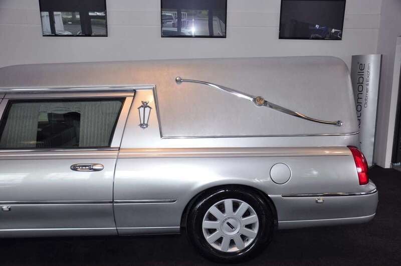 Gebraucht Lincoln Town Car 209 PS (153 kW) 2003 Silber Limousine