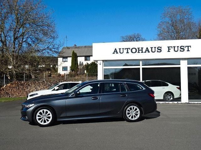 Gebraucht BMW 318 136 PS (100 kW) 2020 Grau Kombi