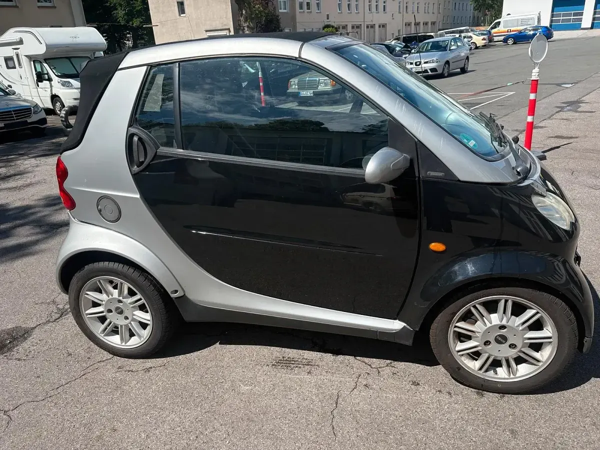 Gebraucht Smart ForTwo Cabrio 61 PS (44 kW) 2003 Schwarz Cabrio