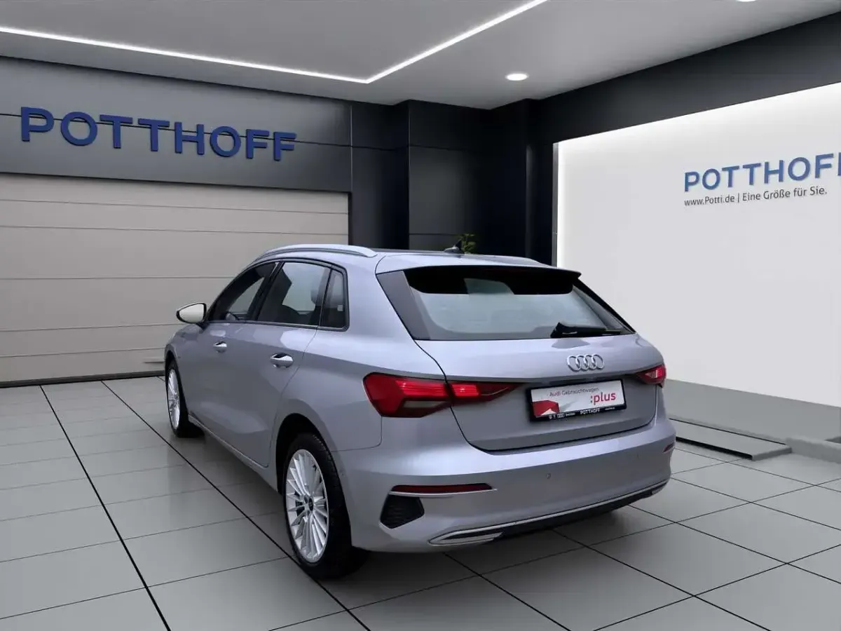 Second-hand Audi A3 Advanced 150 CP (110 kW) 2024 Argintiu Berlinǎ