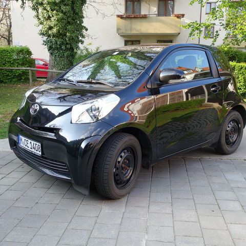 Gebraucht Toyota iQ 92 PS (67 kW) 2010 Schwarz Kleinwagen