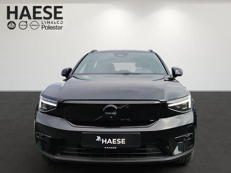 Neu Volvo EX40 Single Motor Extended Range 185 kW (252 PS) 2026 Schwarz SUV