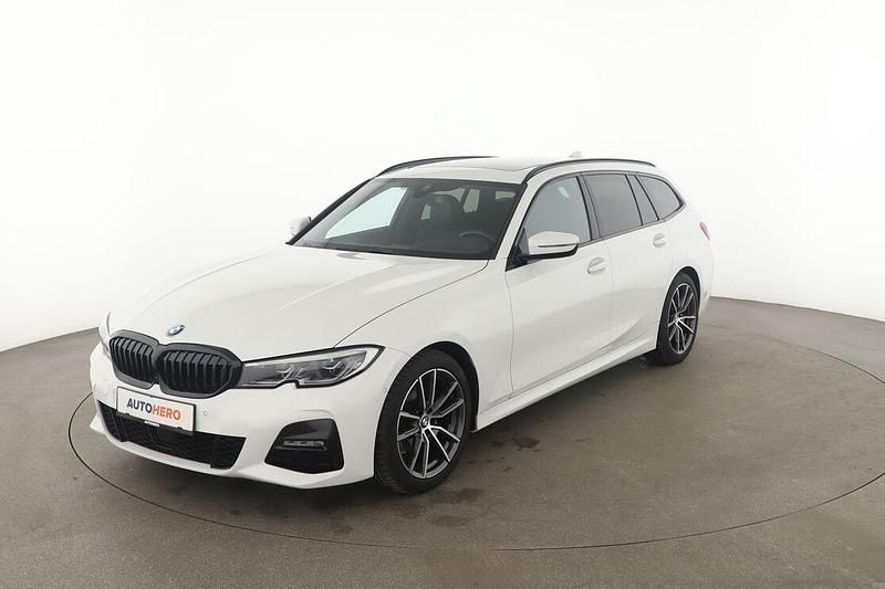 Weiß Gebraucht 2021 BMW 320 M Sport Kombi | 33.650 € (Teuer) - Bild 1/3