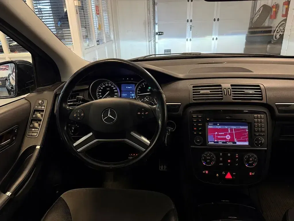 Gebraucht Mercedes R350 265 PS (194 kW) 2011 Schwarz Van / Kleinbus