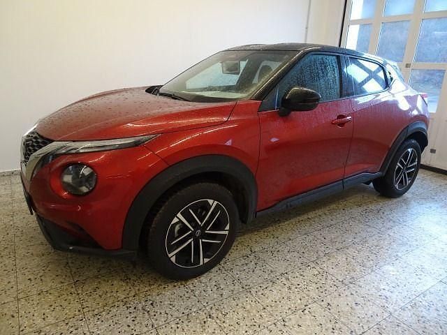 Gebraucht Nissan Juke N-Connecta 114 PS (83 kW) 2025 Reddish orange/black SUV