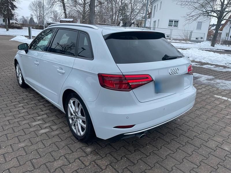 Gebraucht Audi A3 Design 116 PS (85 kW) 2019 Weiß Limousine