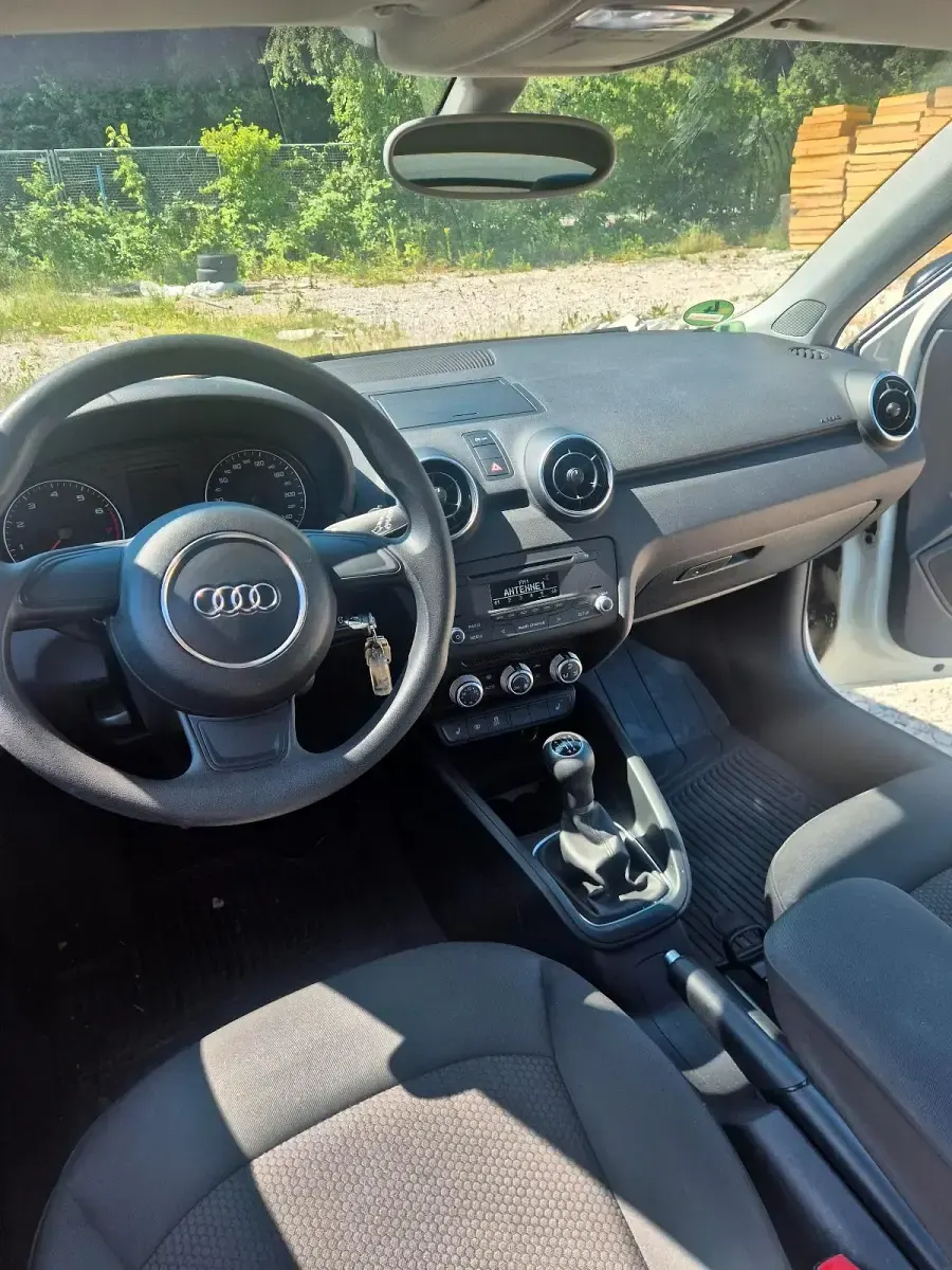 Gebraucht Audi A1 86 PS (63 kW) 2011 Weiß Kleinwagen