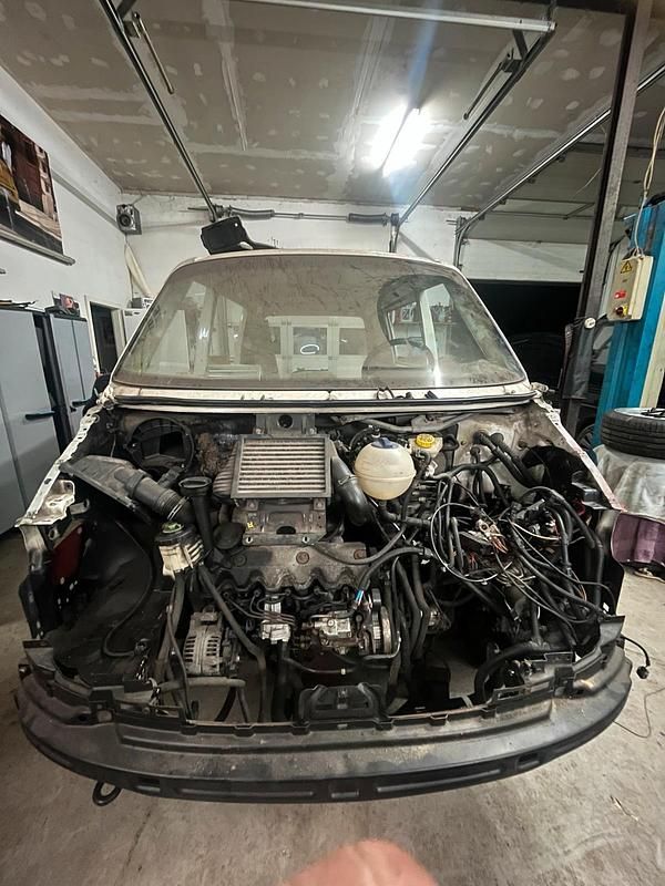 Weiß Gebraucht 2002 VW Transporter Van | 2.100 € (Superpreis) - Bild 1/4