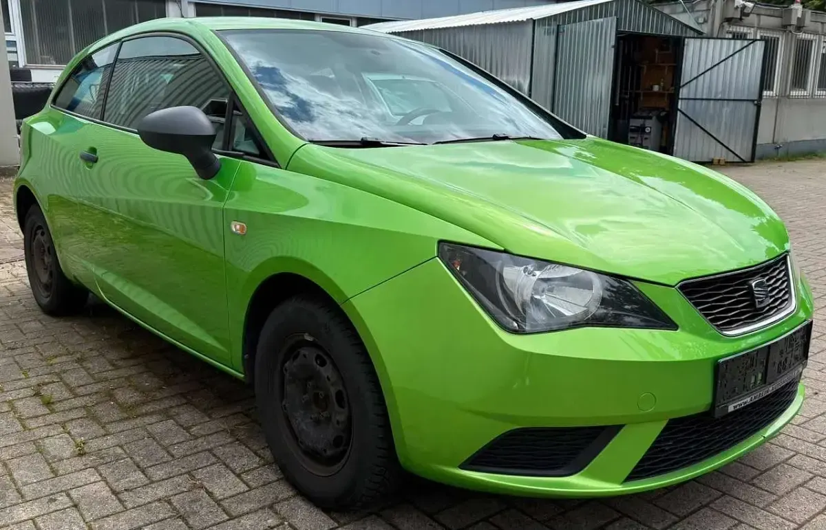 Gebraucht Seat Ibiza Reference 69 PS (50 kW) 2013 "lima" gr}n Kleinwagen