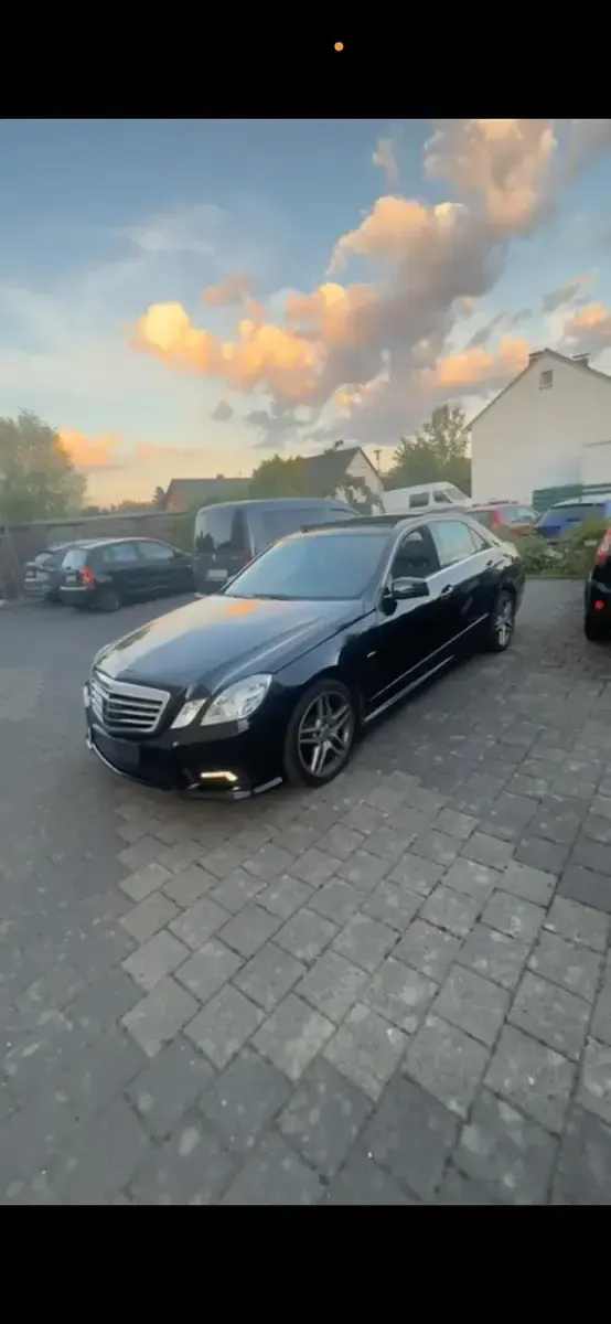 Gebraucht Mercedes E350 Avantgarde 231 PS (169 kW) 2010 Schwarz Limousine