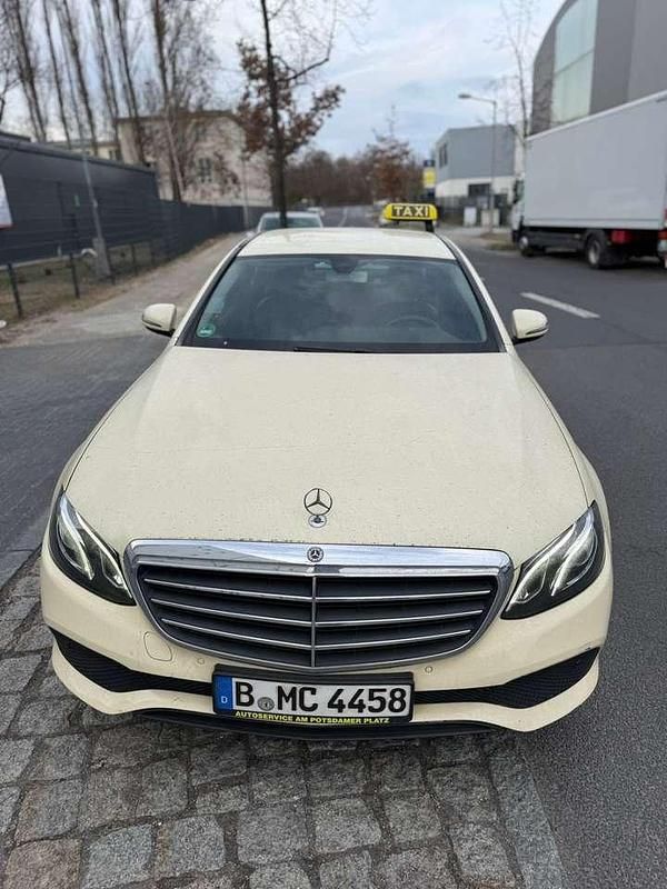 Gebraucht Mercedes E200 160 PS (117 kW) 2020 Schwarz Limousine