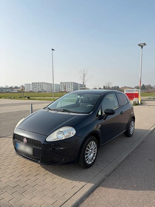 Gebraucht Fiat Punto 70 PS (51 kW) 2010 Blau Kleinwagen