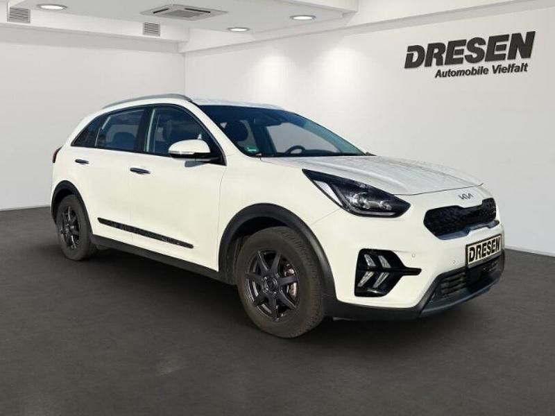 Gebraucht Kia Niro Vision 141 PS (103 kW) 2022 Ud) schneeweiss (weiss SUV