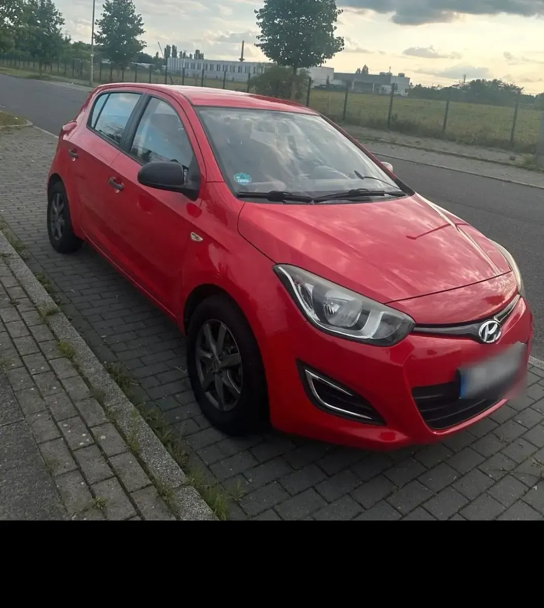 Gebraucht Hyundai i20 86 PS (63 kW) 2013 Rot Kleinwagen