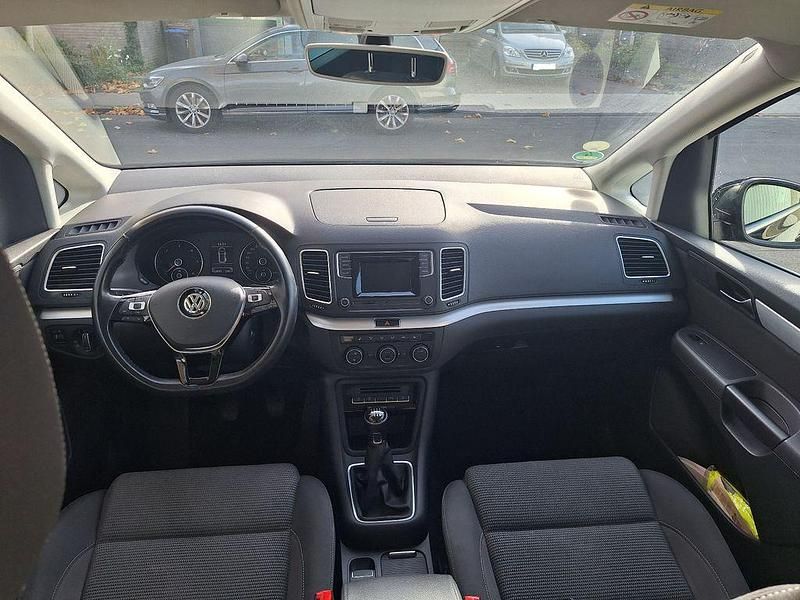 Gebraucht VW Sharan Comfortline 150 PS (110 kW) 2015 Schwarz Van / Kleinbus