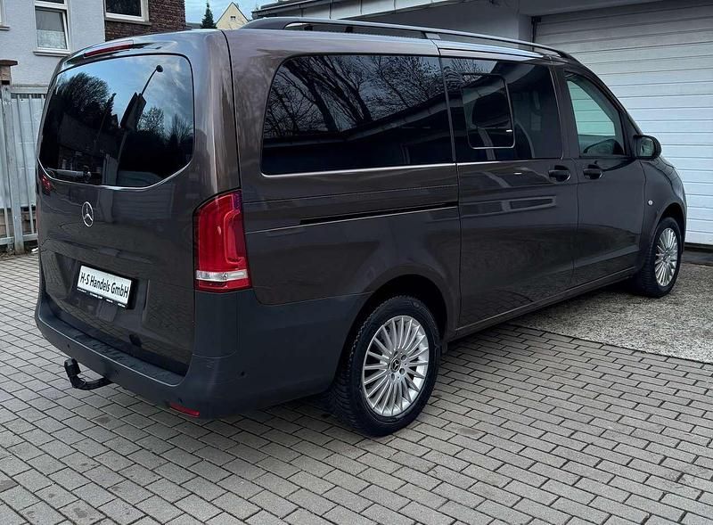 Gebraucht Mercedes Vito 190 PS (139 kW) 2019 Dolomitbraun metallic Van