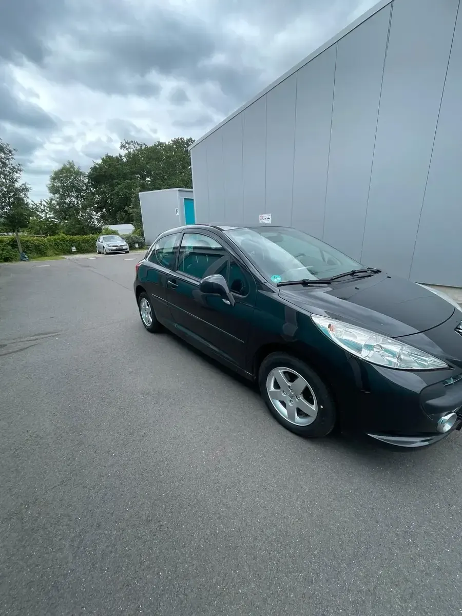 Gebraucht Peugeot 207 90 PS (66 kW) 2008 Schwarz Coupé