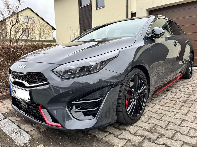 Gebraucht Kia ProCeed GT 204 PS (150 kW) 2024 Grau Kombi
