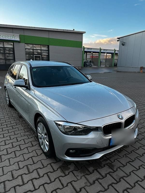 Gebraucht BMW 318 150 PS (110 kW) 2016 Silber Kombi