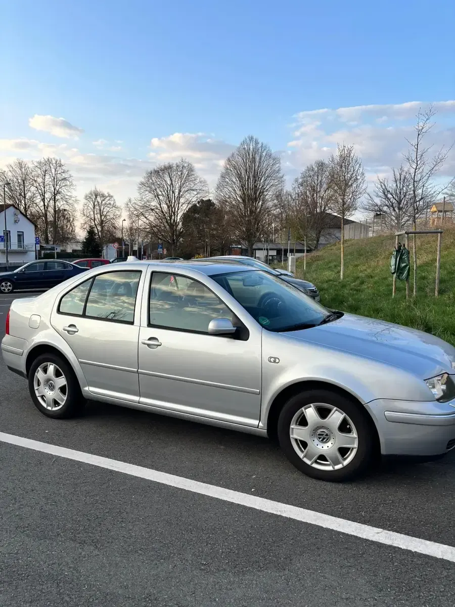 Gebraucht VW Bora 105 PS (77 kW) 2001 Silber Limousine