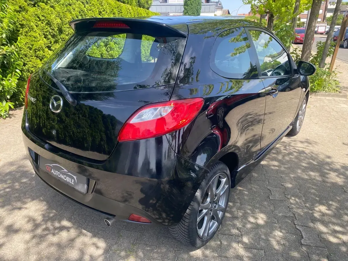 Gebraucht Mazda 2 Dynamic 103 PS (75 kW) 2010 Schwarz Kleinwagen