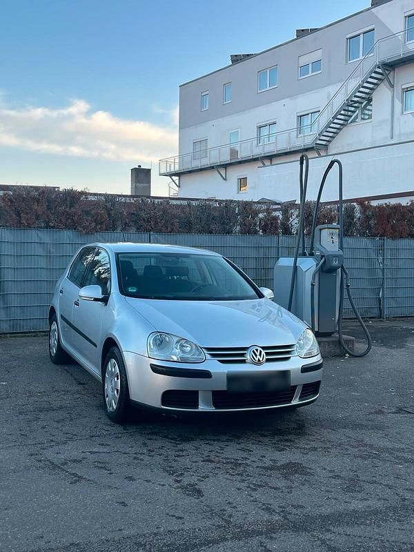 Gebraucht VW Golf V 74 PS (54 kW) 2005 Silber Kleinwagen
