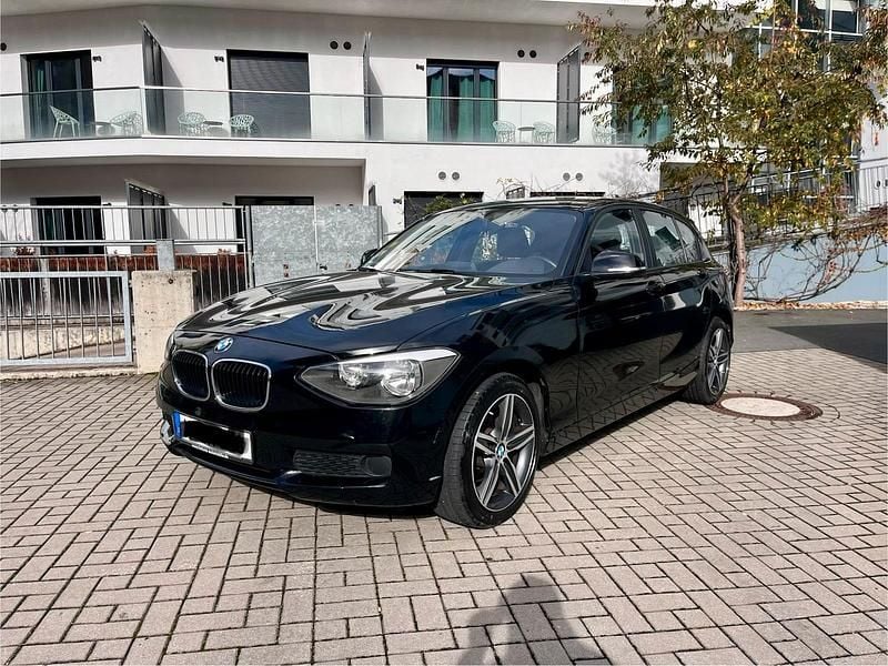 Schwarz Gebraucht 2015 BMW 116 Kleinwagen | 7.800 € (Guter Preis) - Bild 1/4