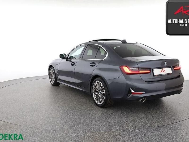 Gebraucht BMW 330e Luxury Line 252 PS (185 kW) 2019 Mineralgrau Limousine