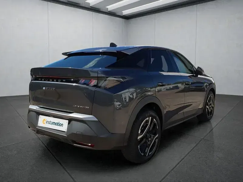Neu Peugeot e-3008 Allure 169 kW (231 PS) 2026 Grau SUV
