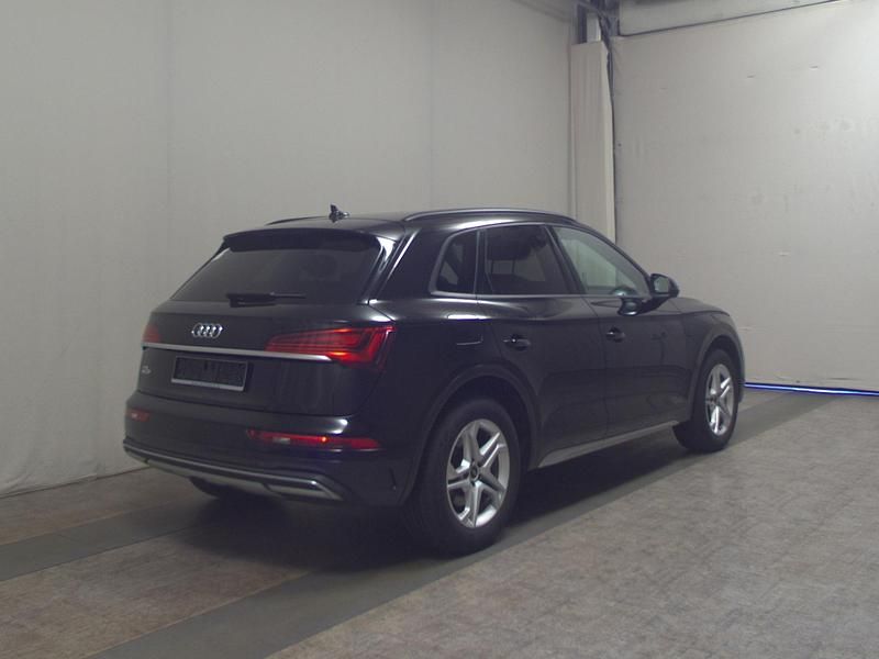 Second-hand Audi Q5 Advanced 163 CP (119 kW) 2023 Negru SUV