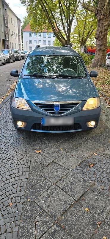 Grau Gebraucht 2007 Dacia Logan Limousine | 900 € (Guter Preis) - Bild 1/4