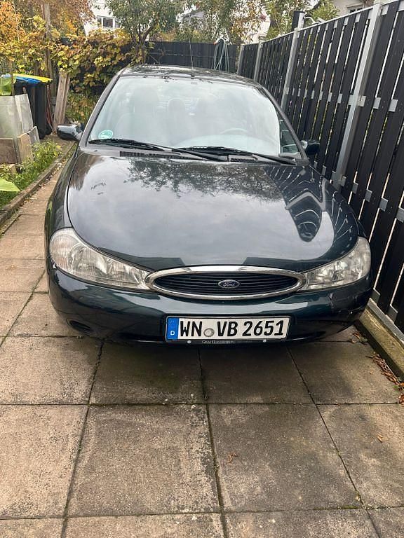 Grün Gebraucht 1997 Ford Mondeo Ambiente Limousine | 950 € (Fairer Preis) - Bild 1/4