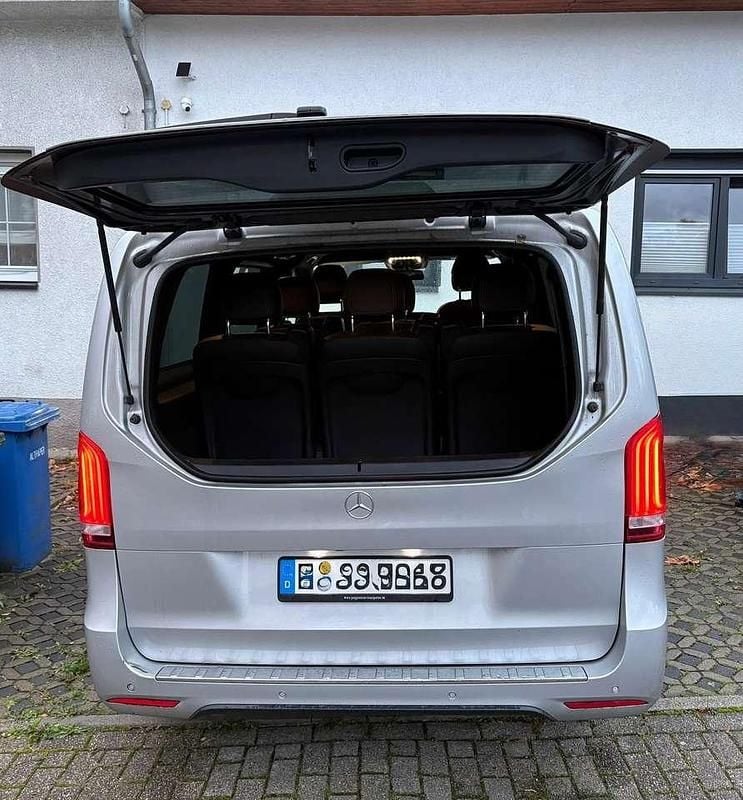 Gebraucht Mercedes V200 190 PS (139 kW) 2019 Brillantsilber metallic Van / Kleinbus