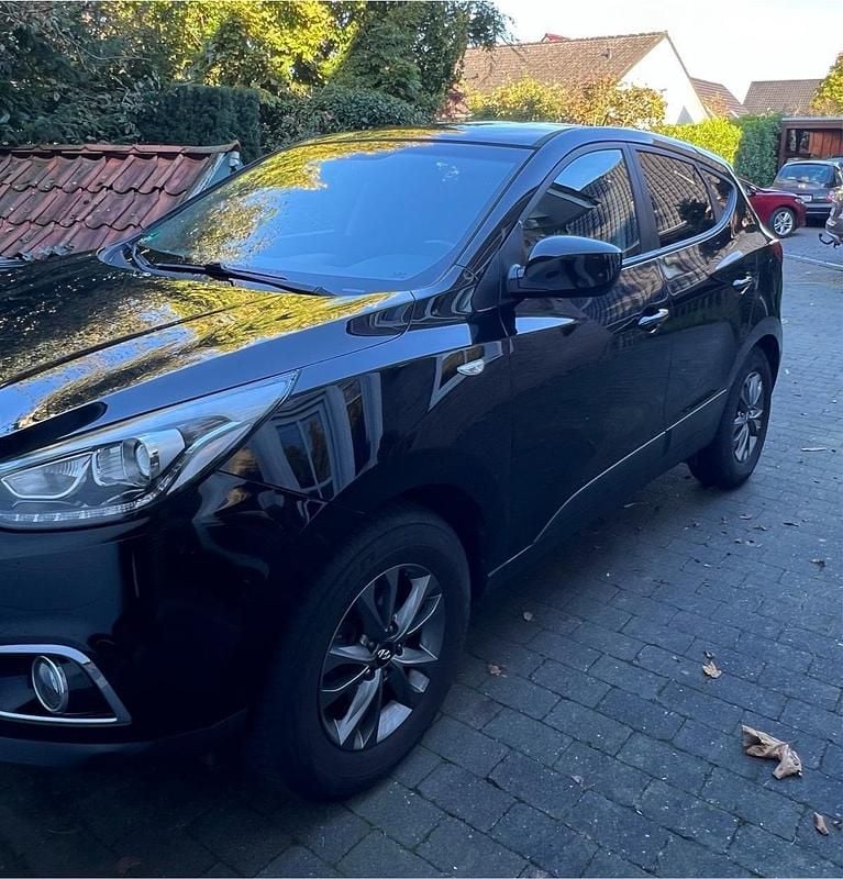 Schwarz Gebraucht 2015 Hyundai ix35 SUV | 9.800 € (Guter Preis) - Bild 1/4