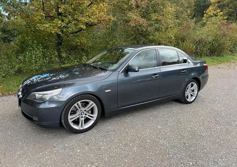 Gebraucht BMW 530 220 PS (161 kW) 2008 Blau Limousine