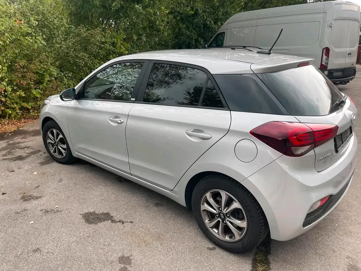 Gebraucht Hyundai i20 Active 84 PS (61 kW) 2019 Grau Kleinwagen